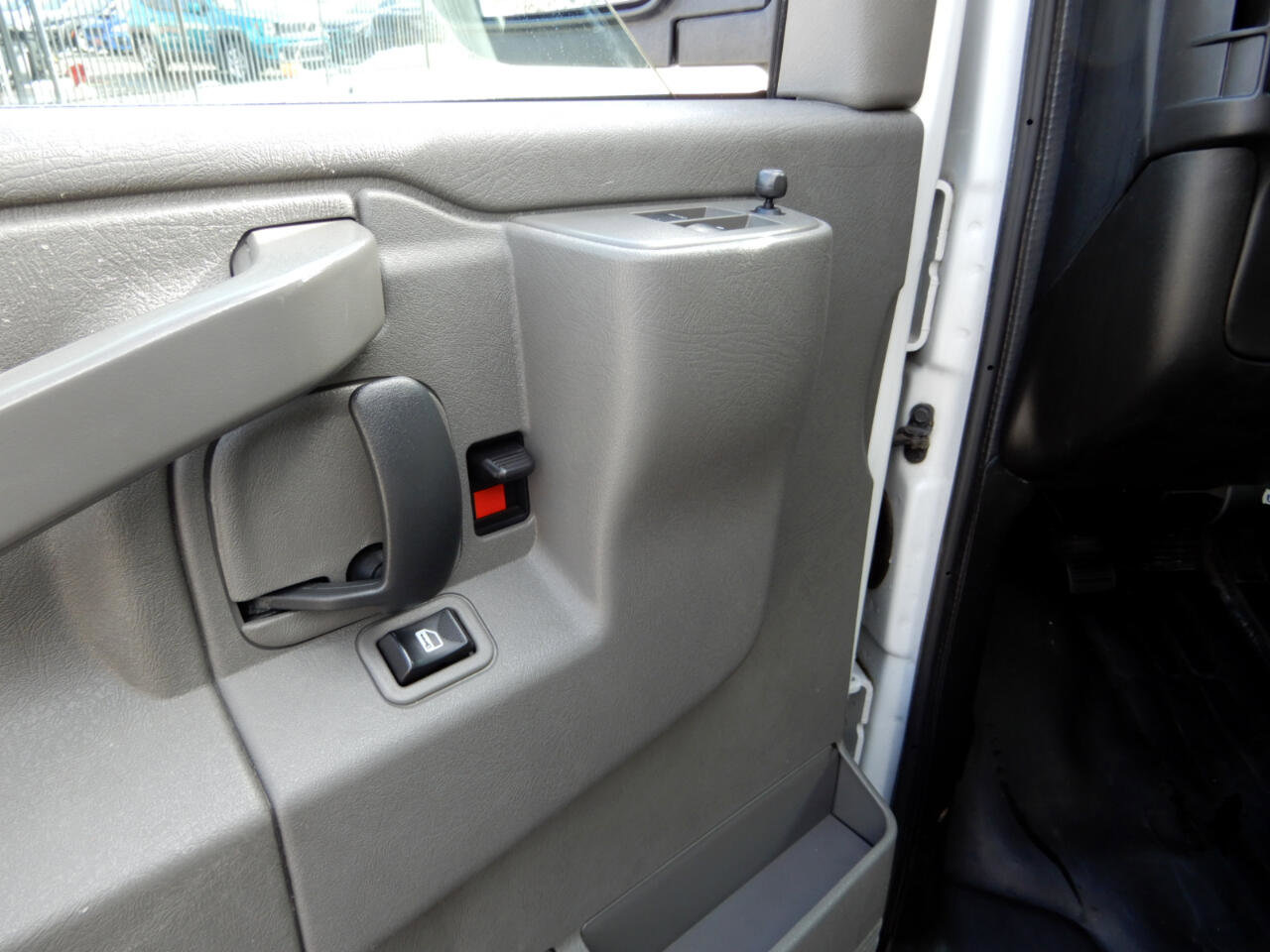 Used 2022 Chevrolet Express 2500 w/ Driver Convenience Package image 17