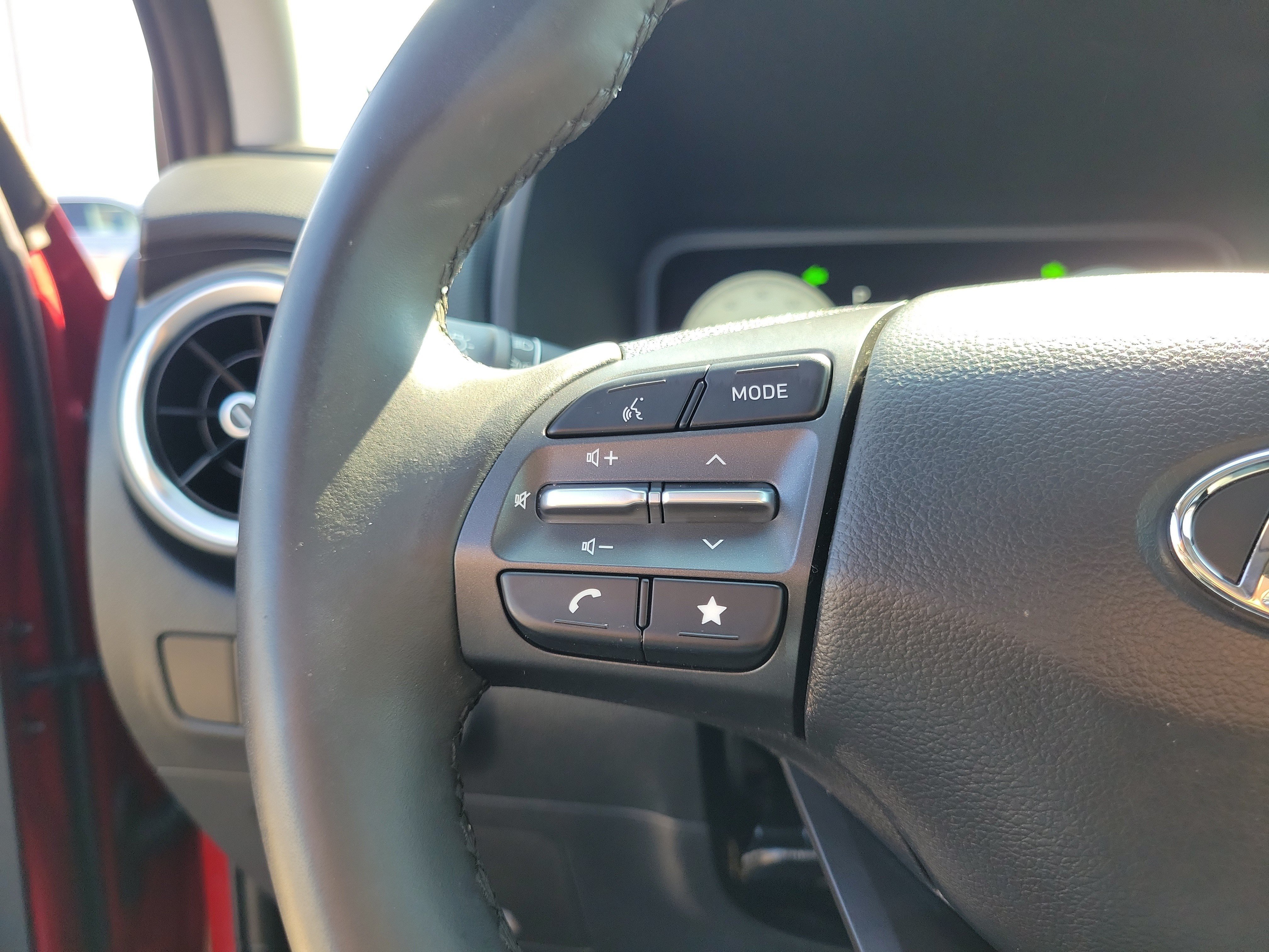 Used 2022 Hyundai Kona Limited FWD image 22