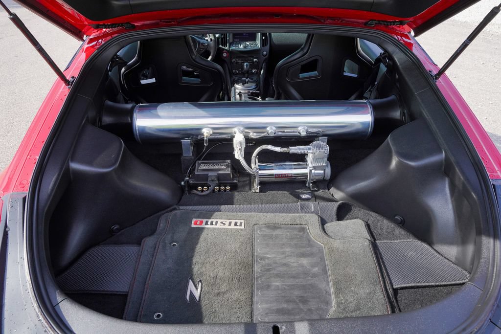 Used 2017 Nissan 370Z NISMO RWD image 31