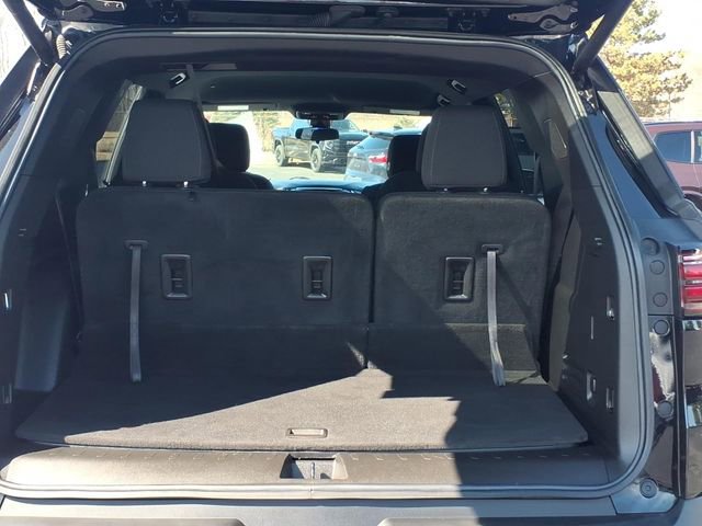 Used 2023 Chevrolet Traverse LT FWD image 5