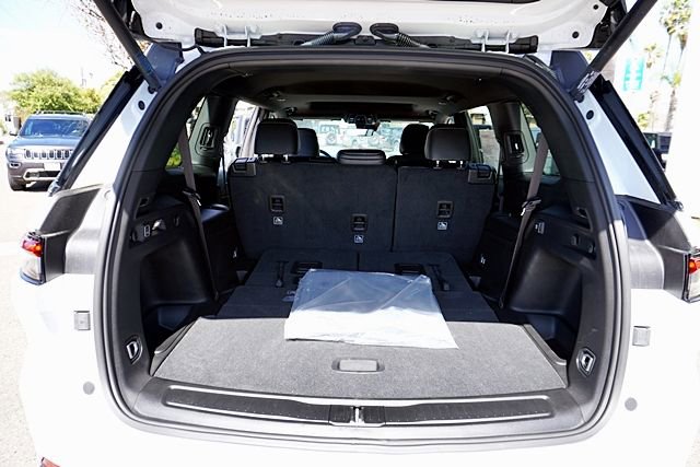 New 2025 Jeep Grand Cherokee L Altitude X image 16