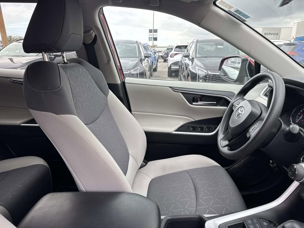 Used 2023 Toyota RAV4 XLE image 15