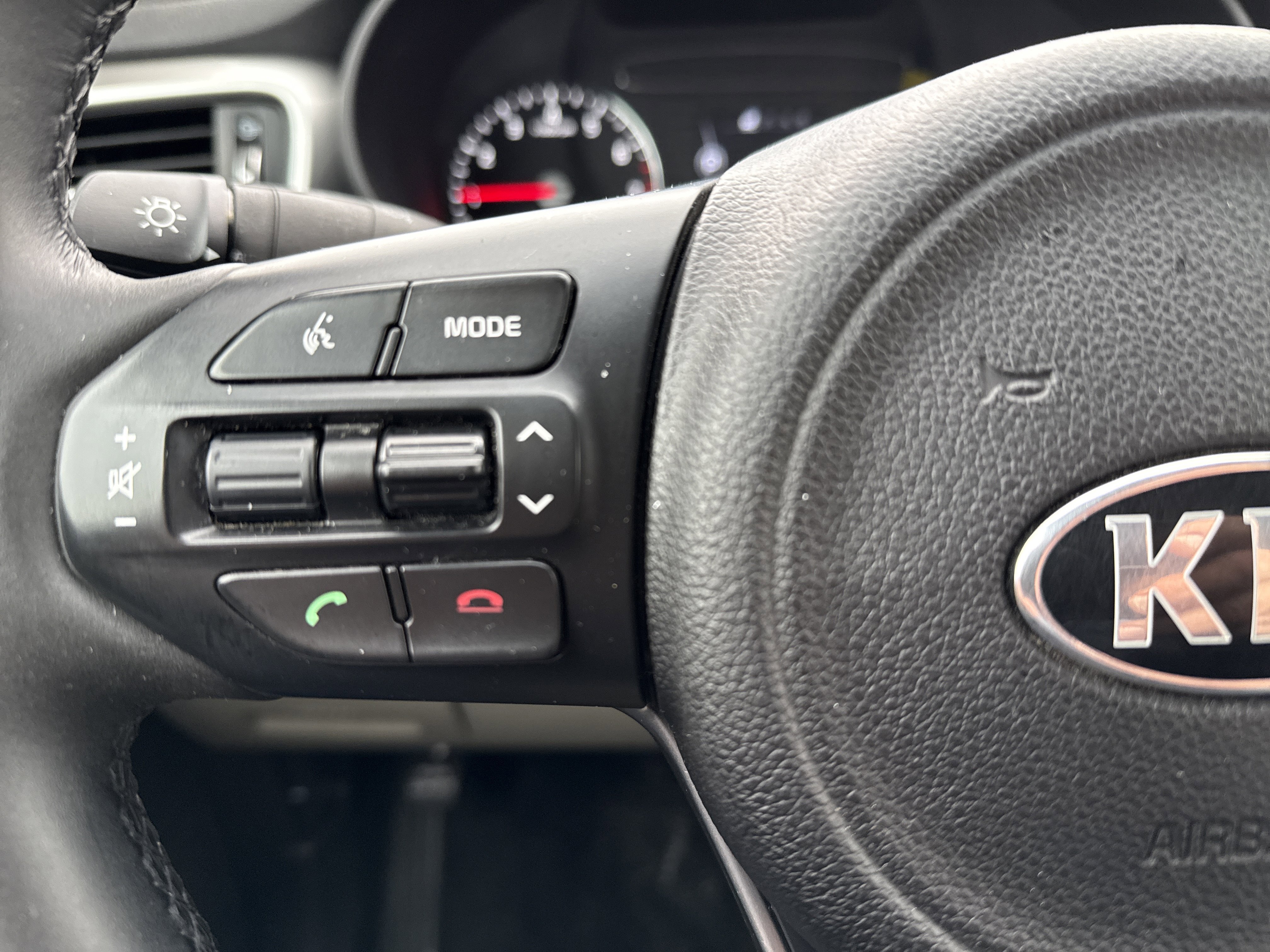 Used 2016 Kia Sorento LX w/ LX Convenience Package image 18