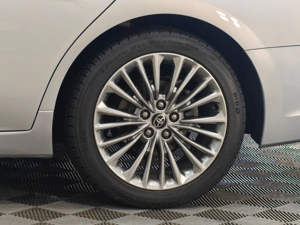 Used 2021 Toyota Avalon XSE w/ Carpet Mat Package (TMS) FWD image 54