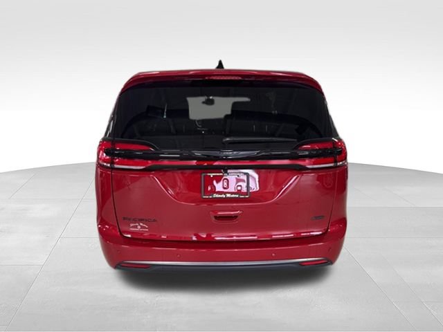 New 2026 Chrysler Pacifica Select AWD/4WD image 4