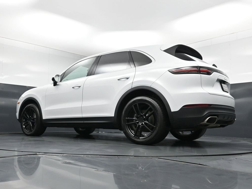 Certified 2023 Porsche Cayenne AWD/4WD image 25