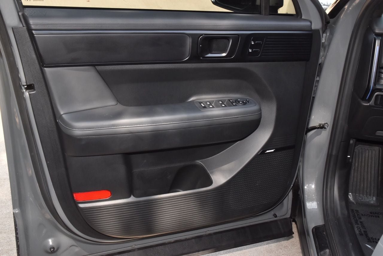 Used 2025 Hyundai Santa Fe Calligraphy AWD/4WD image 36