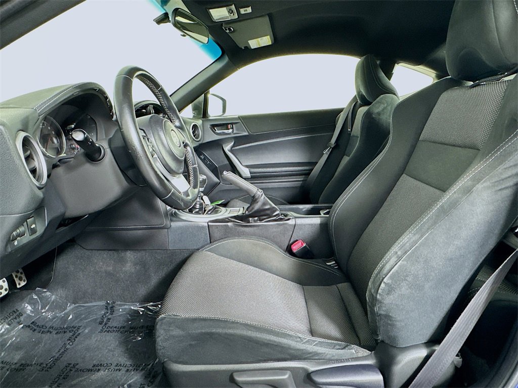 Used 2017 Toyota 86 image 12