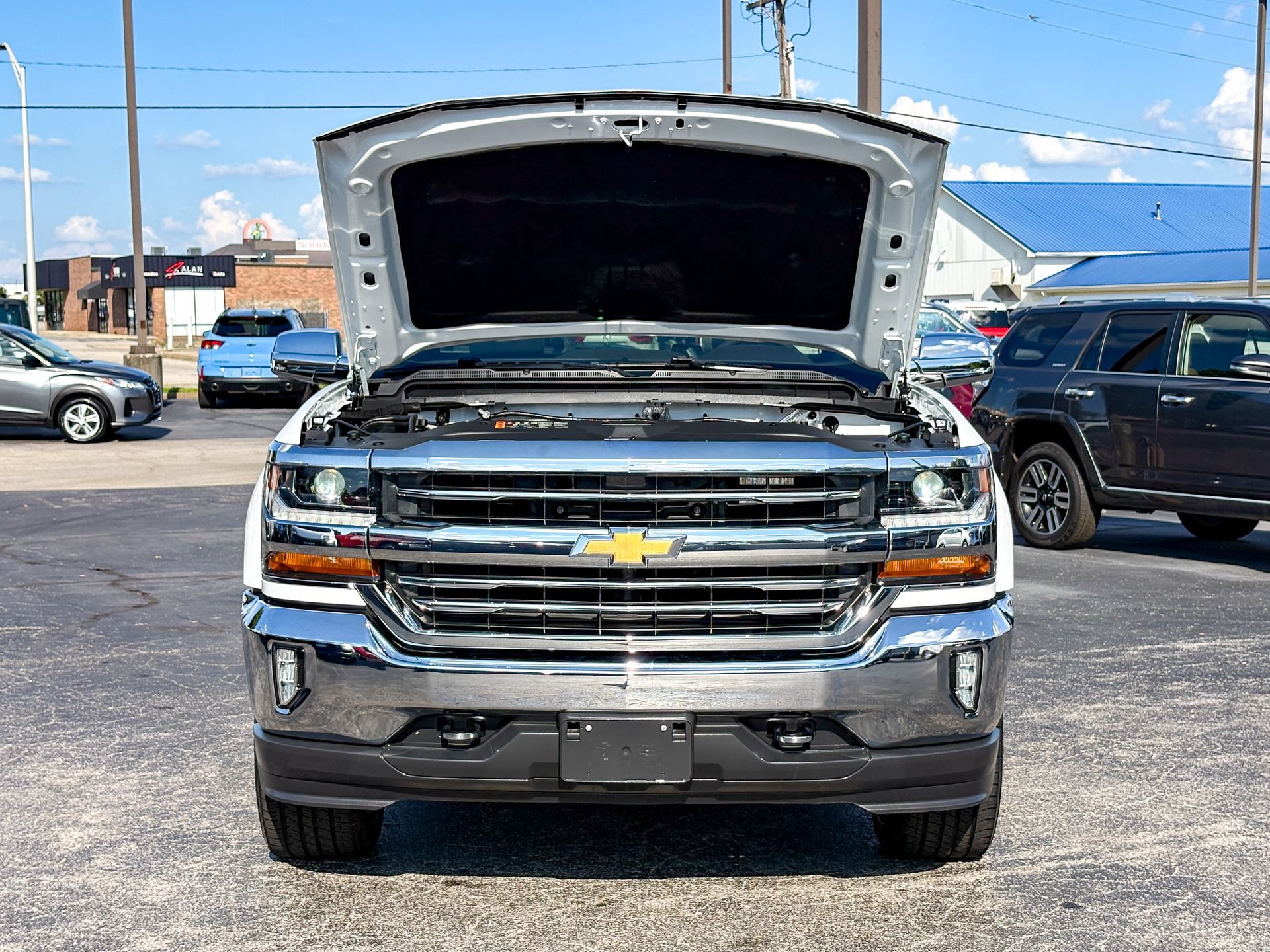 Used 2018 Chevrolet Silverado 1500 LT w/ LT Convenience Package AWD/4WD image 28