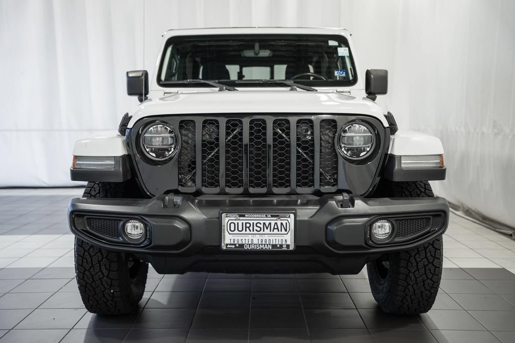 Certified 2022 Jeep Gladiator Sport AWD/4WD image 2