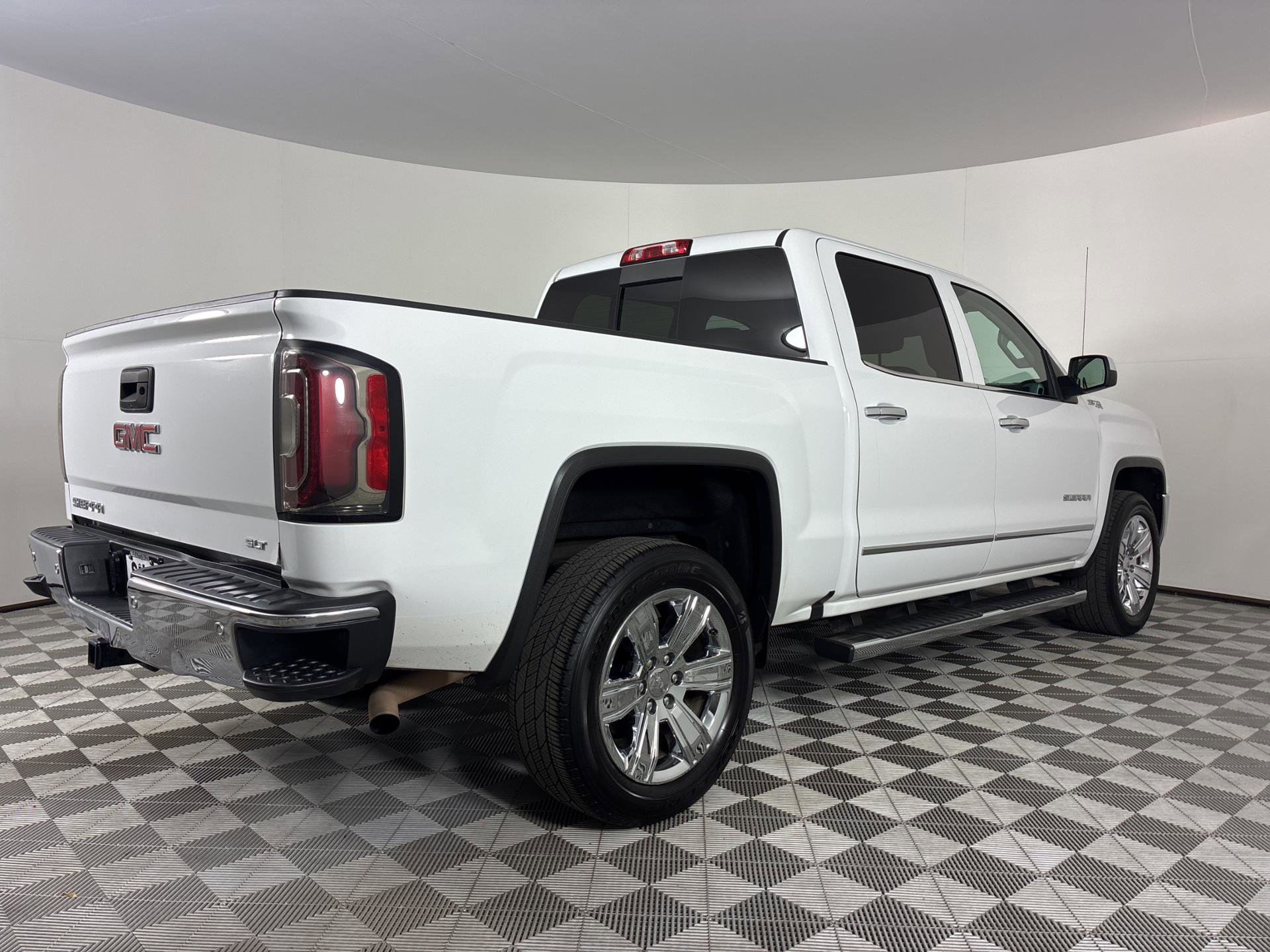 Used 2018 GMC Sierra 1500 SLT image 9