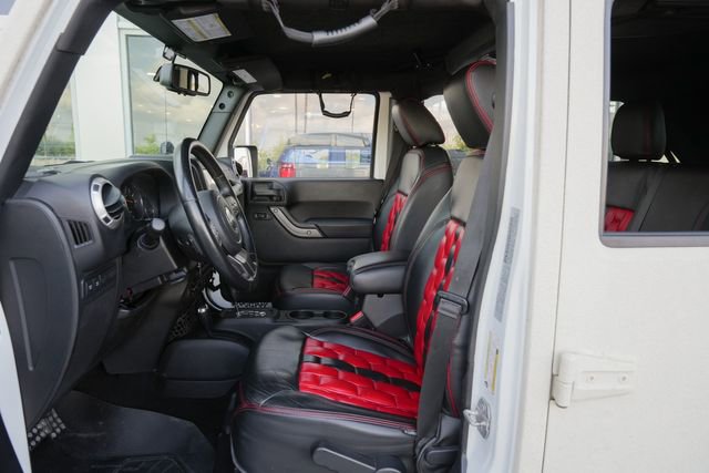 Used 2016 Jeep Wrangler Unlimited Rubicon w/ Connectivity Group image 21