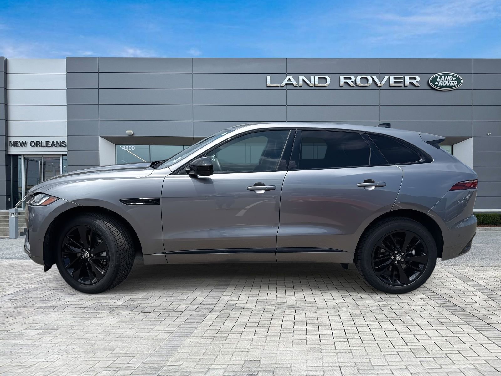 Used 2025 Jaguar F-PACE R-Dynamic S image 2