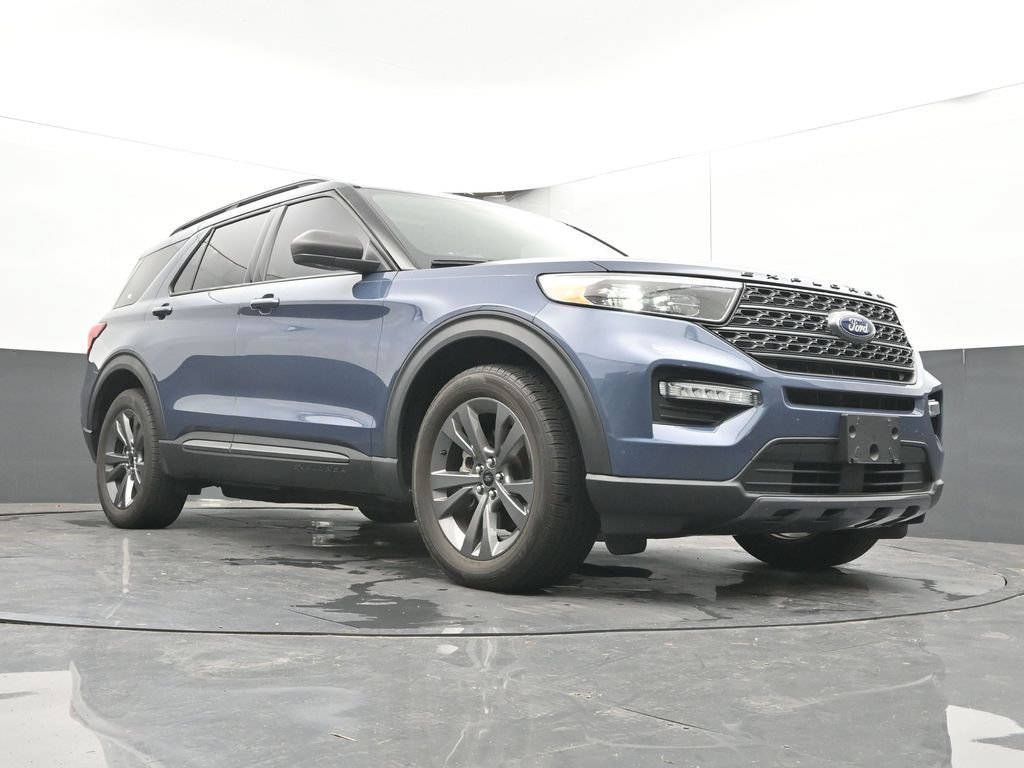 Used 2021 Ford Explorer XLT w/ Equipment Group 202A AWD/4WD image 36