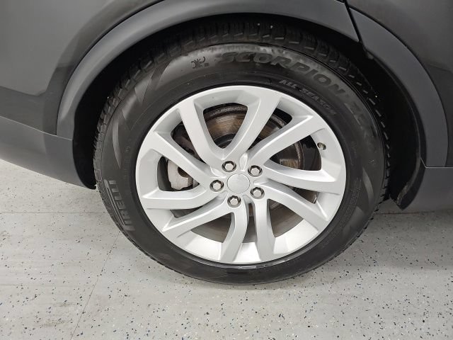 Used 2018 Land Rover Discovery SE AWD/4WD image 7