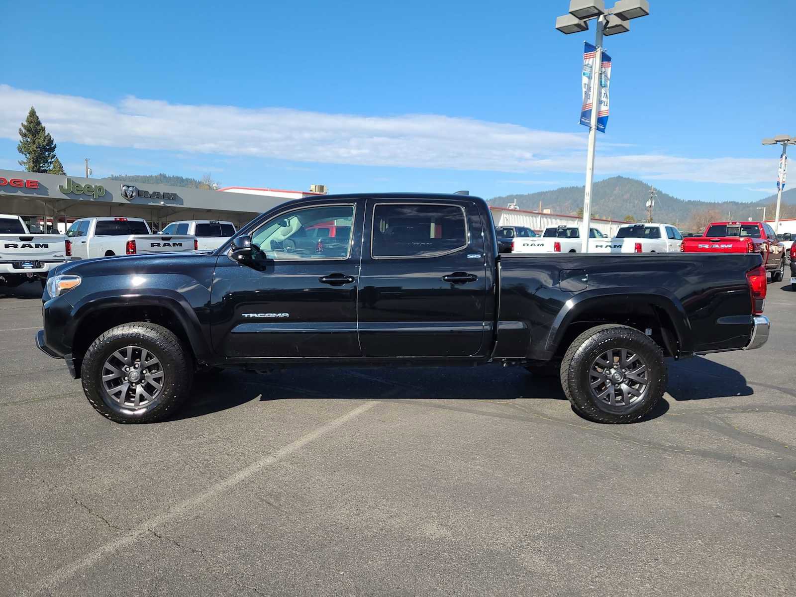 Used 2022 Toyota Tacoma SR5 image 11