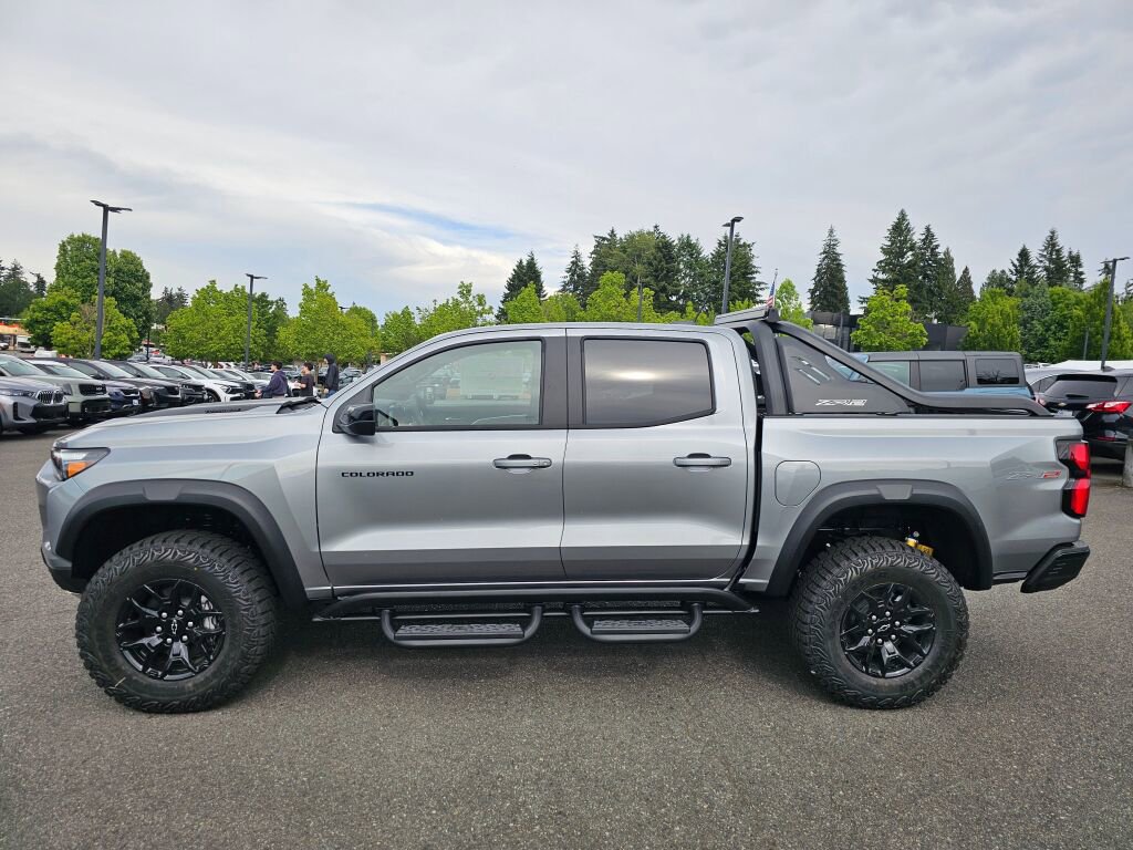 New 2026 Chevrolet Colorado ZR2 w/ Midnight Edition AWD/4WD image 8