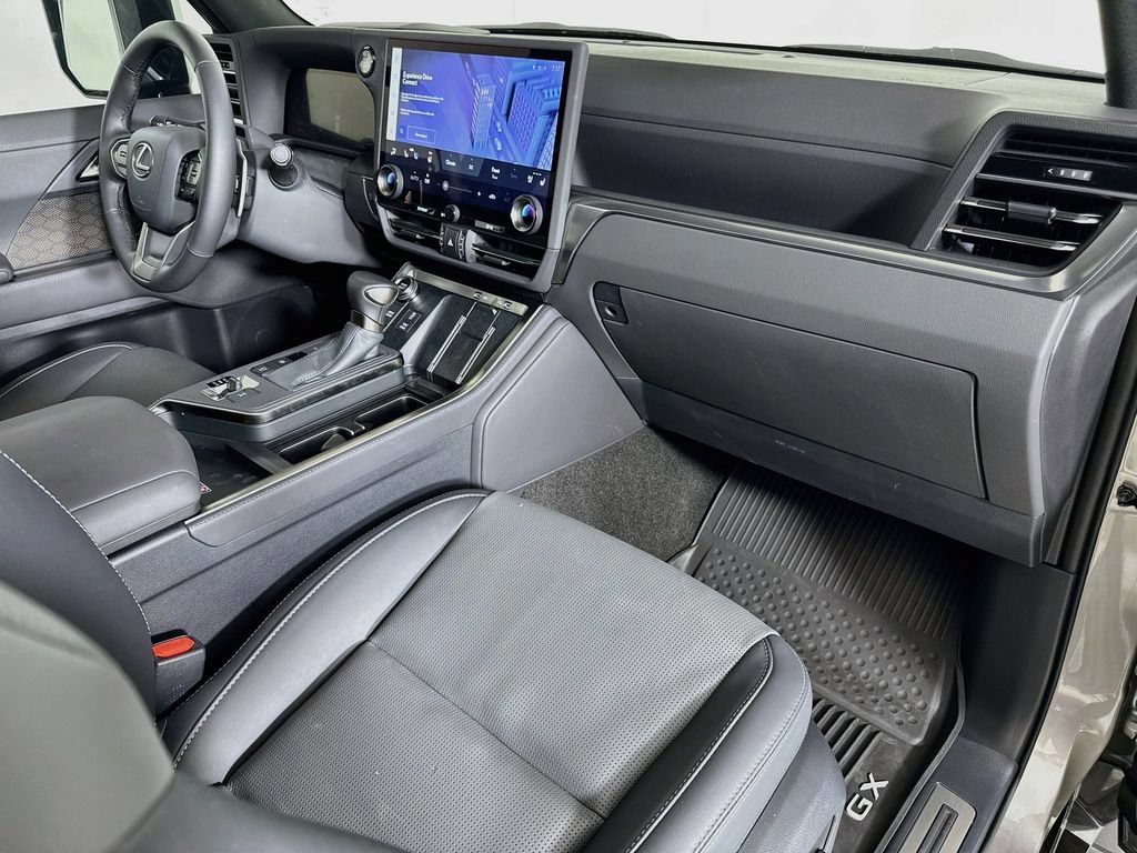 Used 2024 Lexus GX 550 w/ Accessory Package (Z1) AWD/4WD image 31
