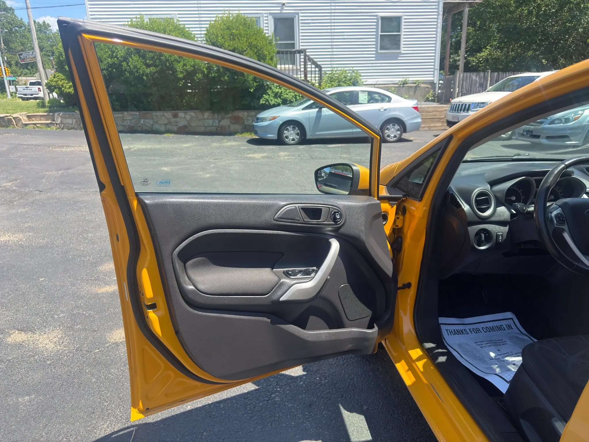 Used 2011 Ford Fiesta SES FWD image 15