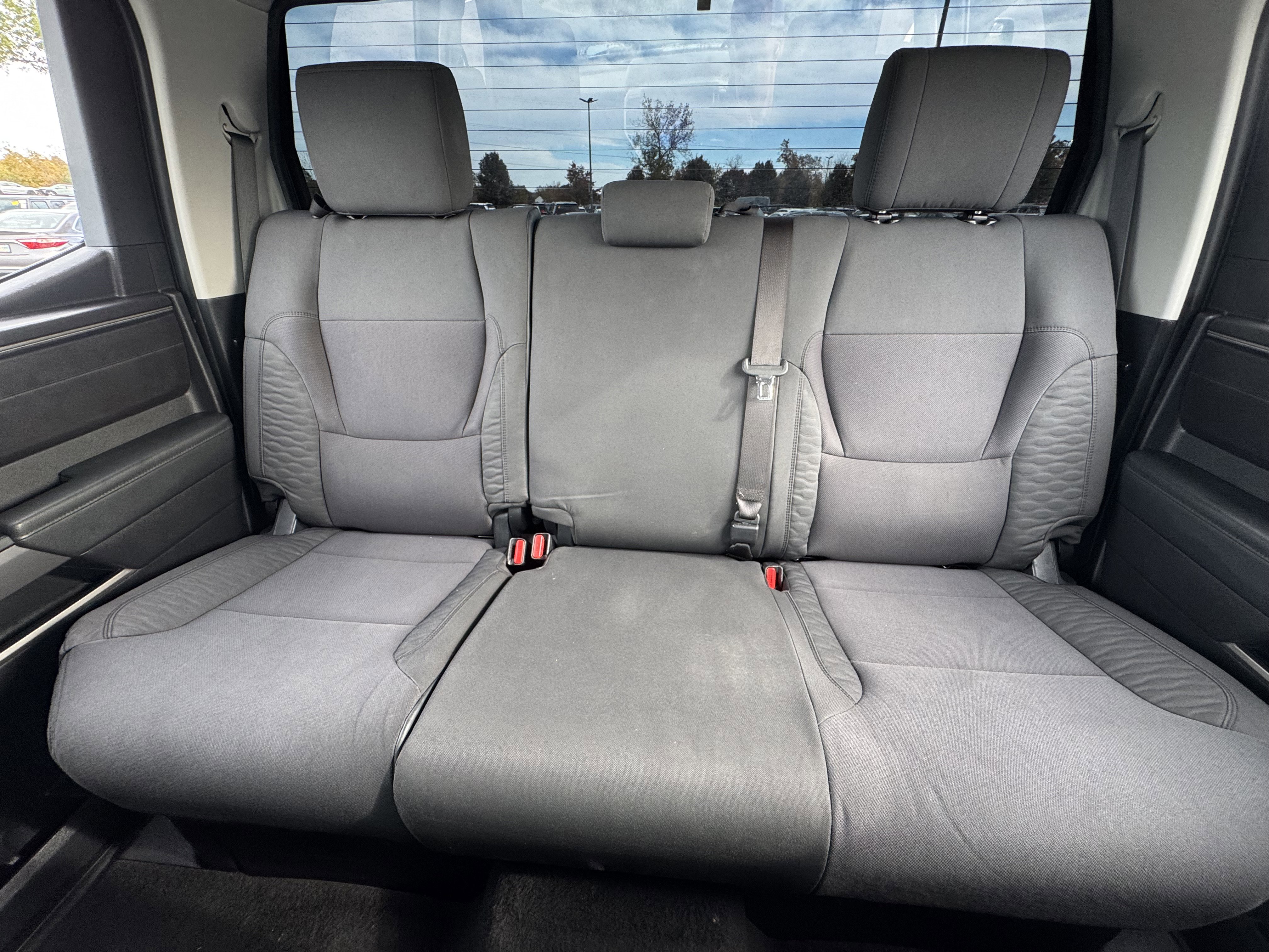 Used 2022 Toyota Tundra SR5 w/ SR5 Convenience Package image 28