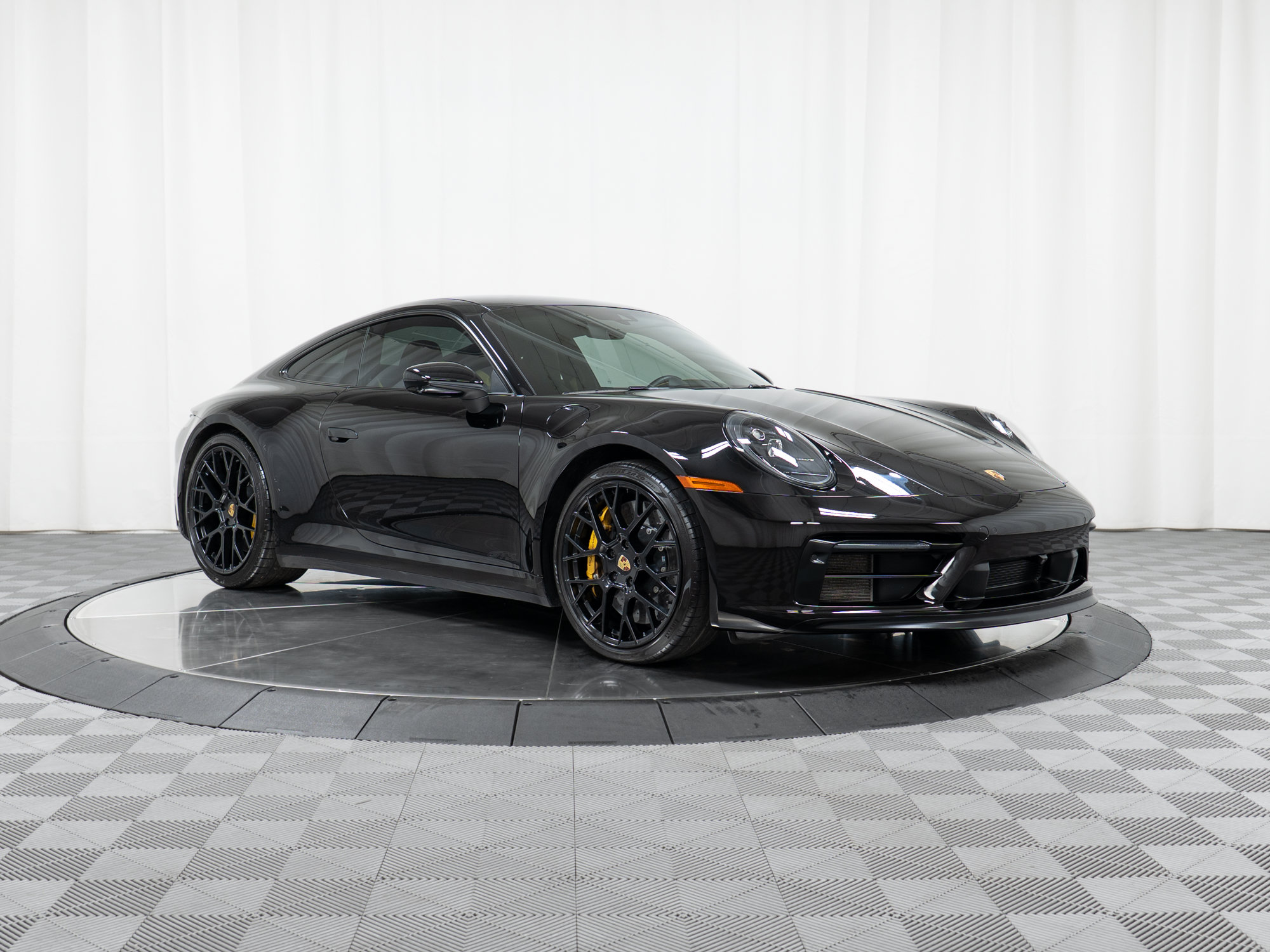 Certified 2023 Porsche 911 Carrera GTS RWD image 9