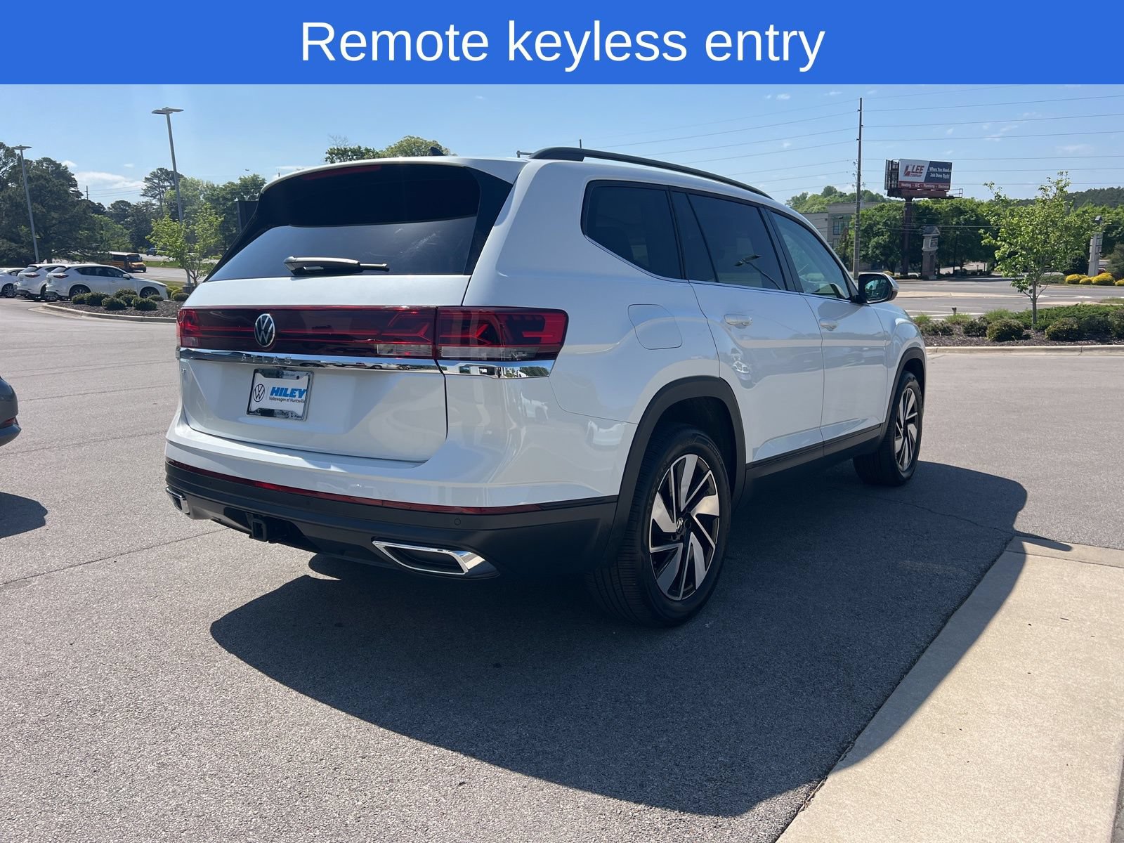 Certified 2026 Volkswagen Atlas SE w/ Panoramic Sunroof Package FWD image 8