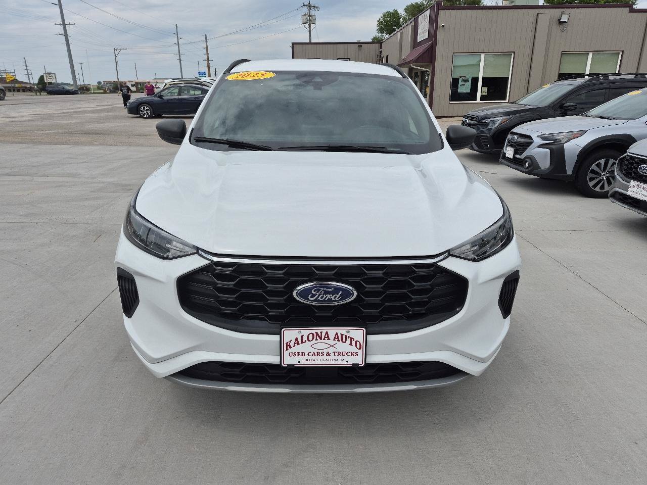 Used 2023 Ford Escape ST-Line AWD/4WD image 3