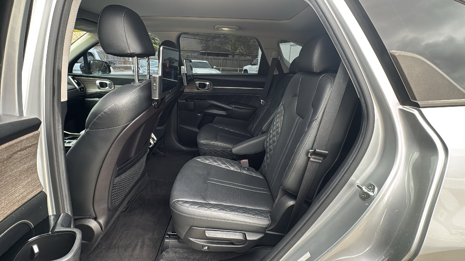 Used 2022 Kia Sorento SX Prestige AWD/4WD image 15