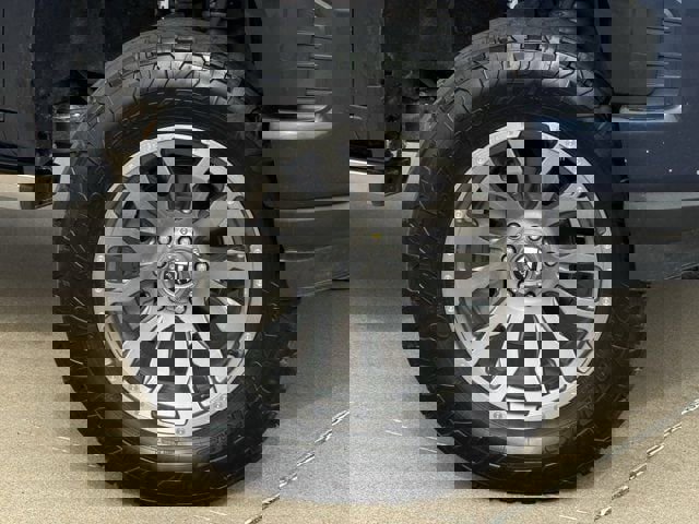 Used 2020 Chevrolet Silverado 1500 High Country w/ Technology Package image 34