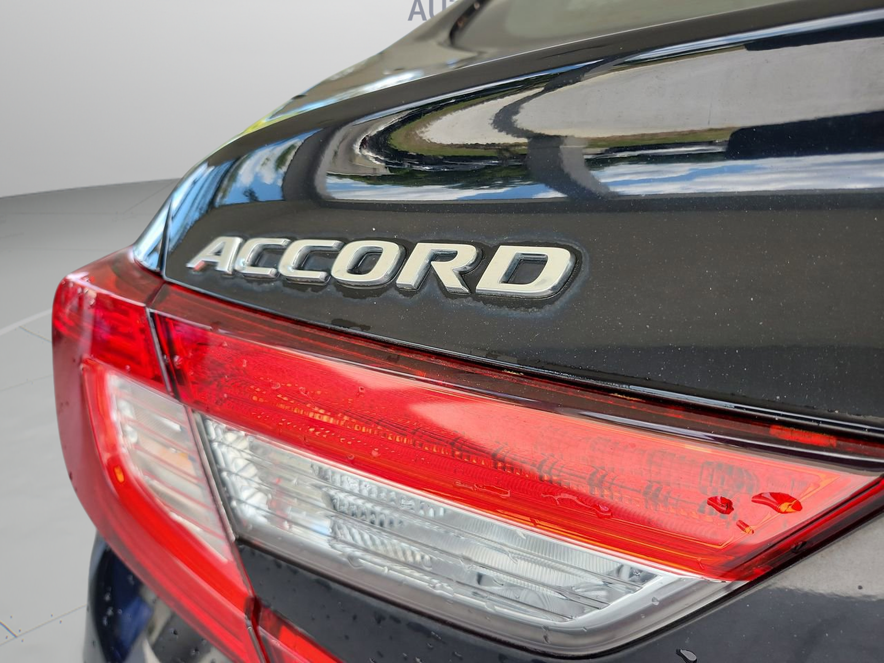 Used 2018 Honda Accord EX-L image 28