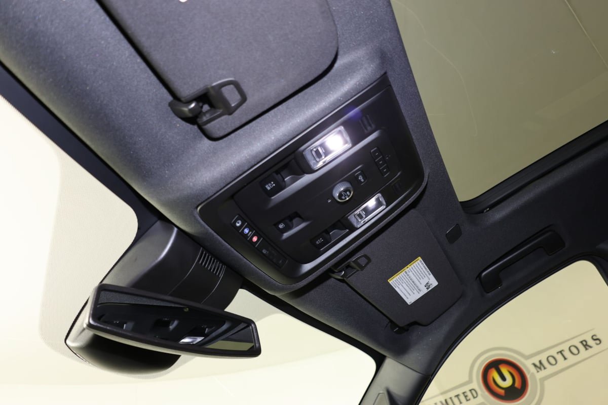 Used 2023 GMC Yukon XL SLT AWD/4WD image 33