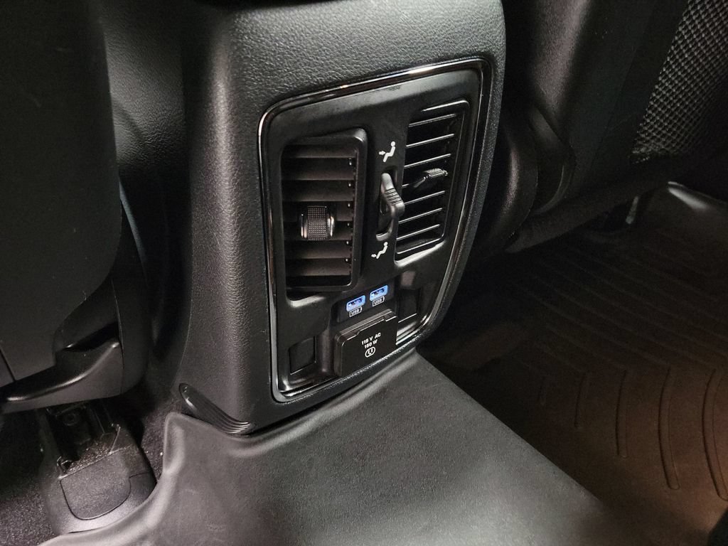 Used 2020 Jeep Grand Cherokee Limited AWD/4WD image 32