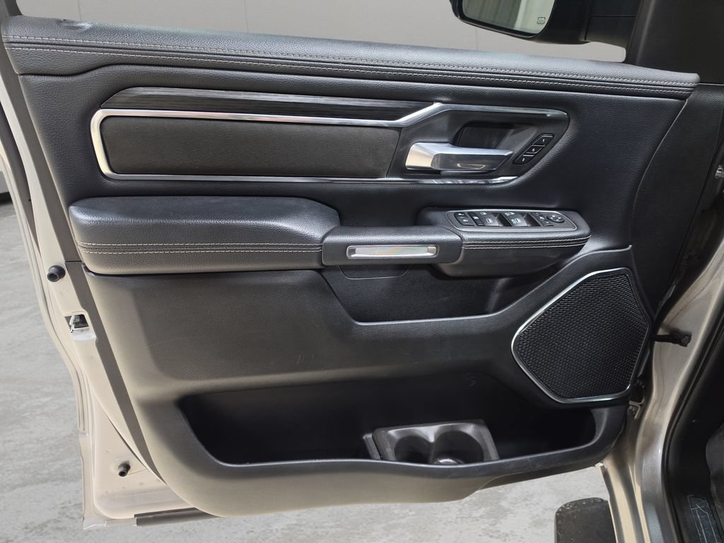 Used 2024 RAM 1500 Laramie AWD/4WD image 15