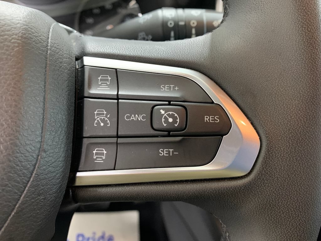 Used 2025 Jeep Compass Limited AWD/4WD image 13