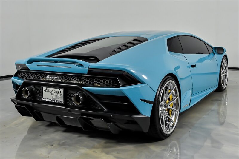 Used 2021 Lamborghini Huracan EVO RWD image 12