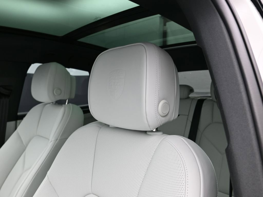 New 2026 Porsche Macan S AWD/4WD image 16