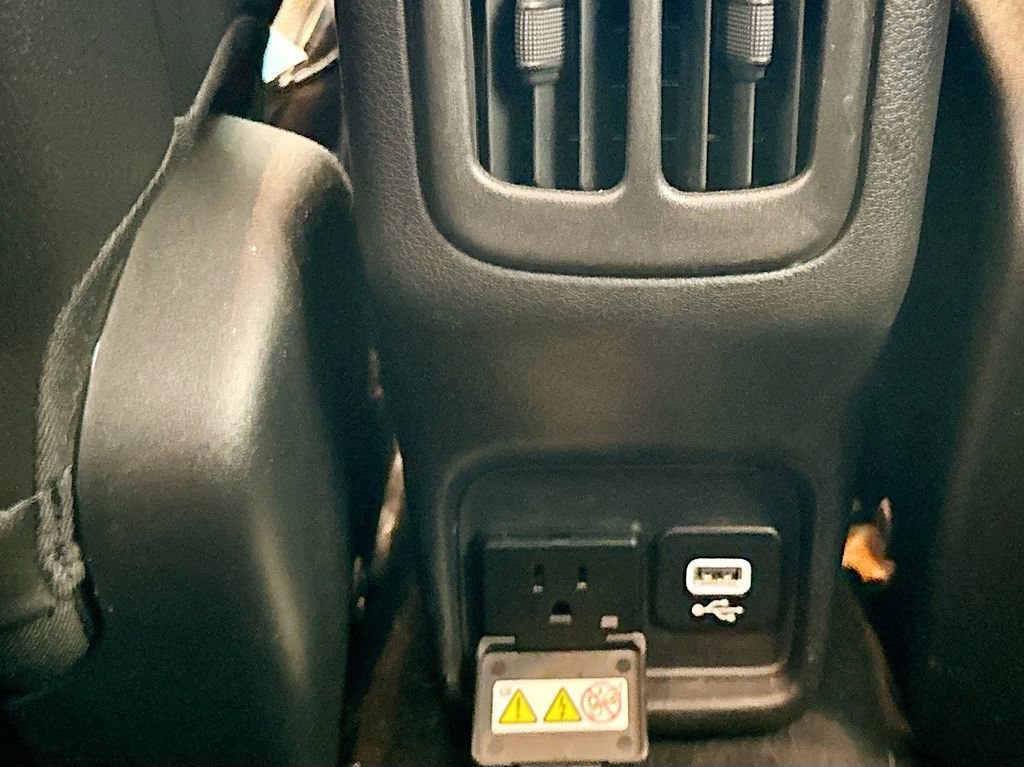 Used 2018 Jeep Compass Altitude w/ Popular Equipment Group image 24