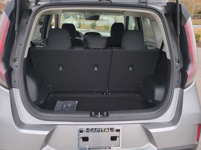 Used 2023 Kia Soul LX image 28