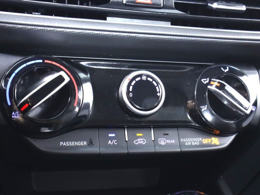Used 2023 Hyundai Kona SE AWD/4WD image 23