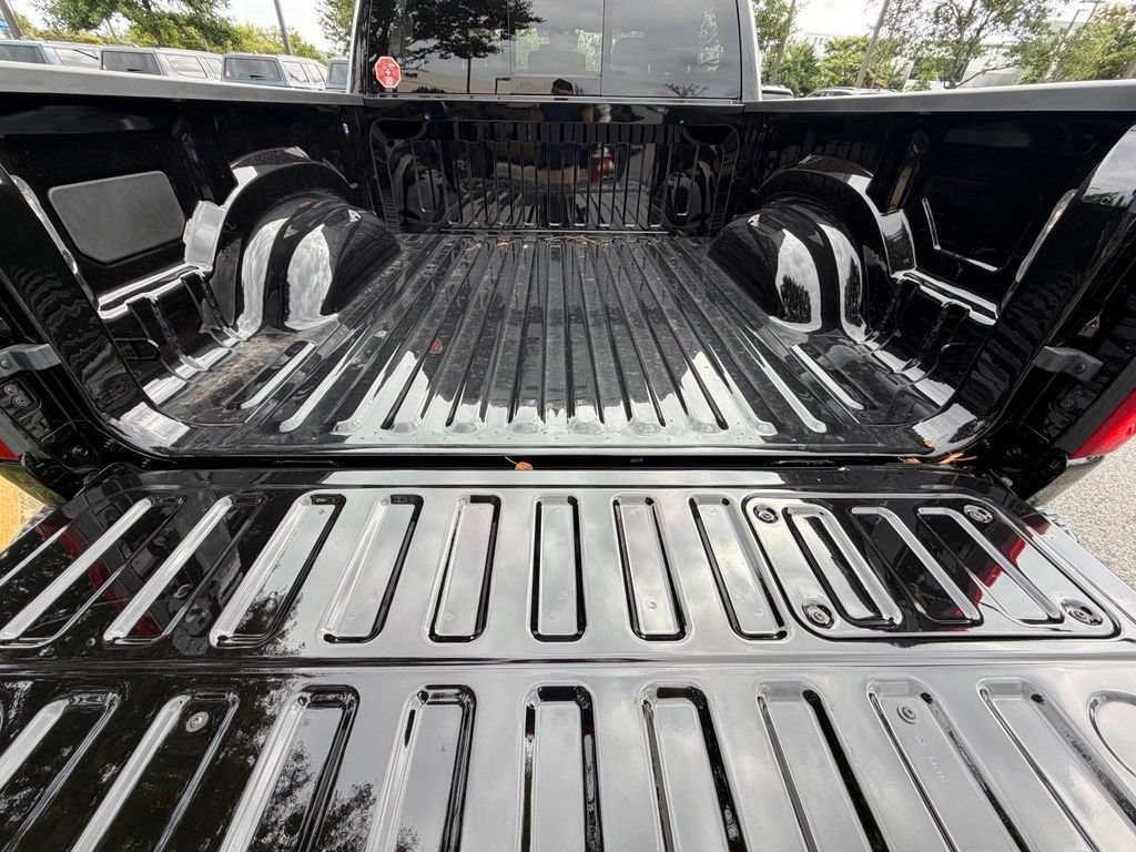 New 2026 RAM 1500 Laramie AWD/4WD image 8