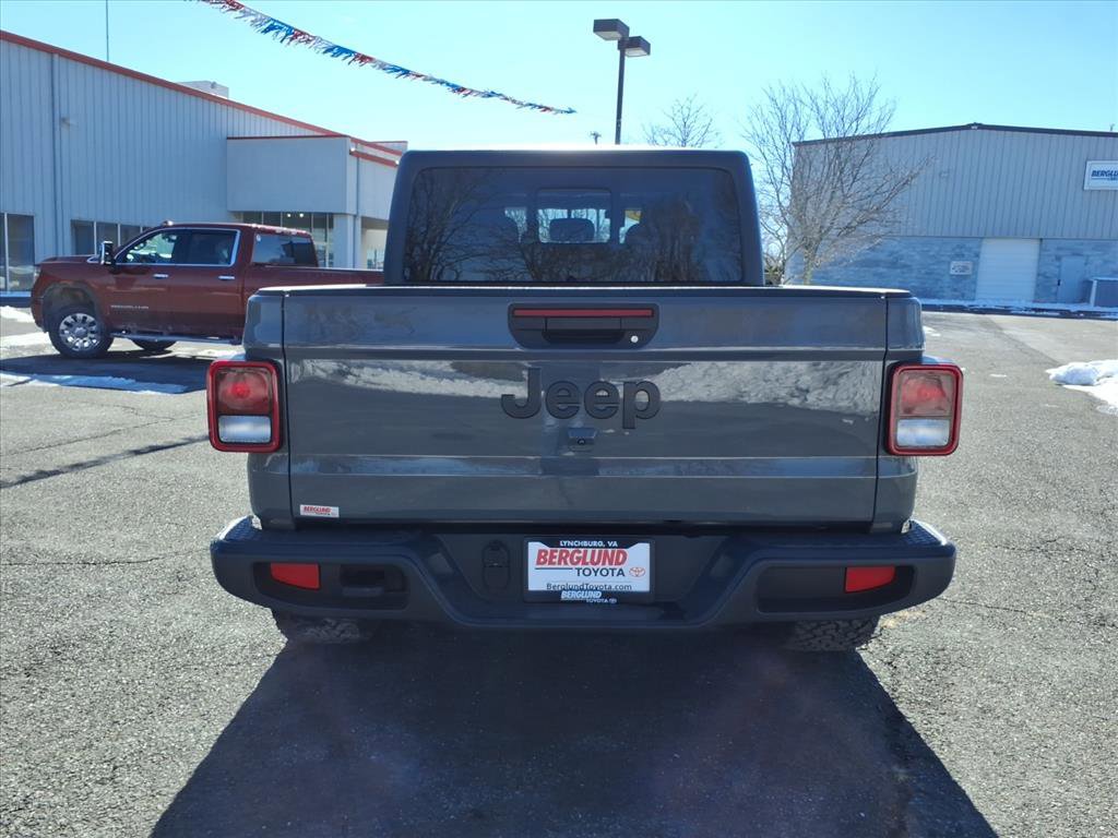 Used 2023 Jeep Gladiator Sport image 11