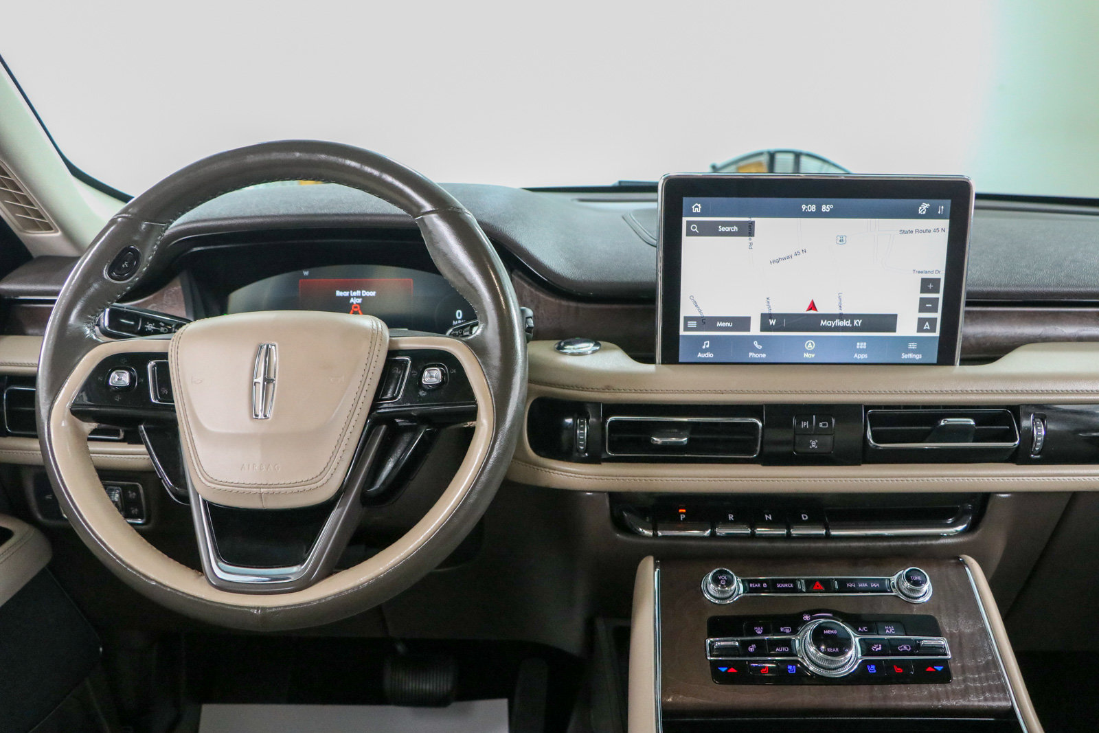 Used 2023 Lincoln Aviator Reserve w/ Equipment Group 201A RWD image 17