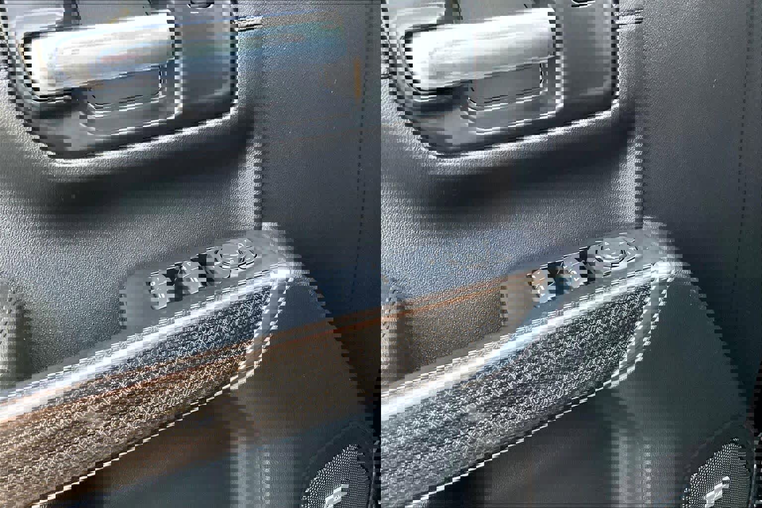 Used 2021 Chevrolet Silverado 1500 LT Trail Boss w/ Convenience Package II image 31