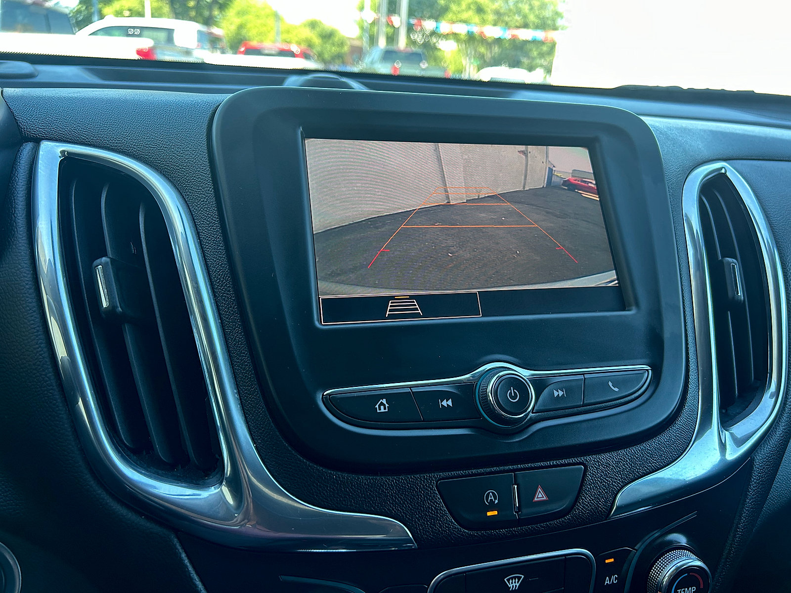 Used 2023 Chevrolet Equinox LT FWD image 16