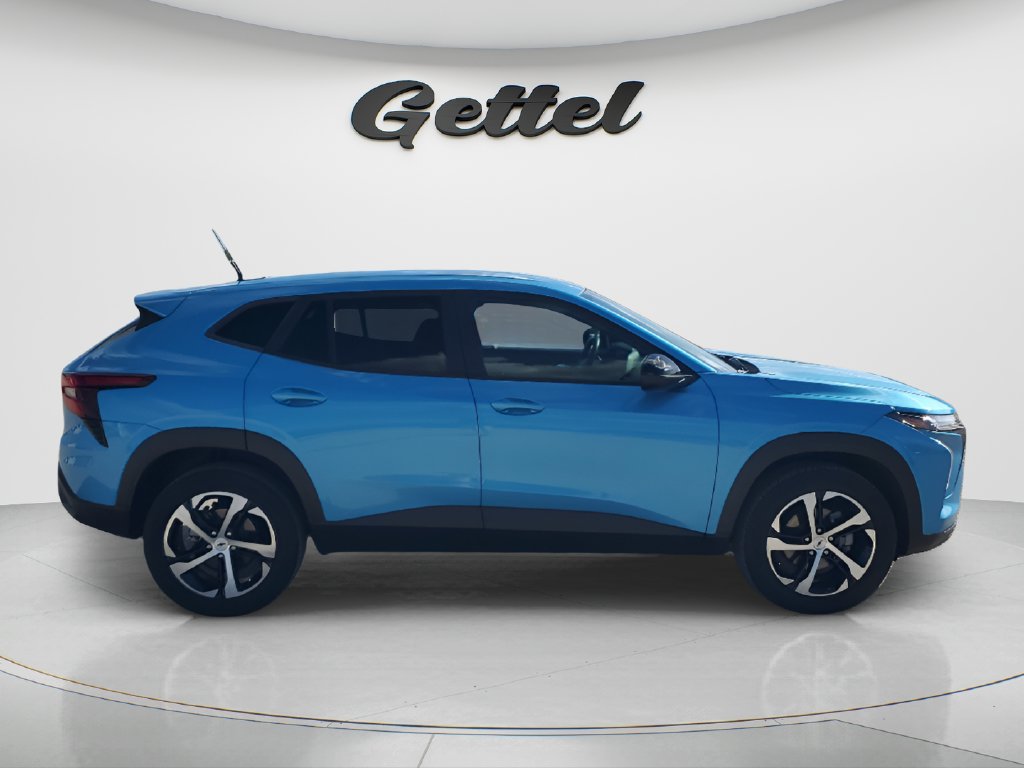 Used 2025 Chevrolet Trax RS w/ Driver Confidence Package FWD image 4