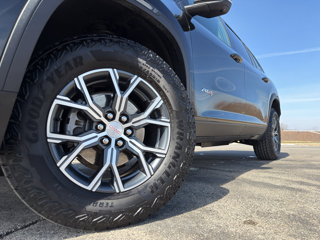 Used 2024 GMC Acadia AT4 w/ Super Cruise Package image 9