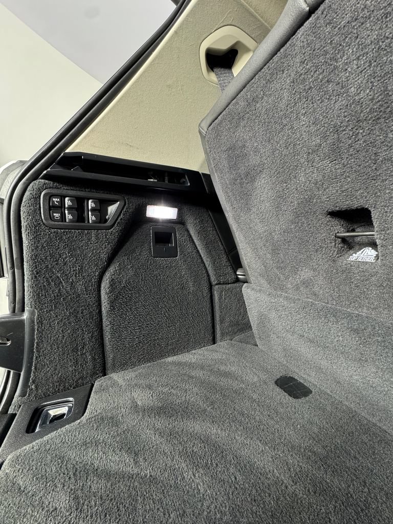 Used 2023 BMW X7 xDrive40i w/ Premium Package AWD/4WD image 9