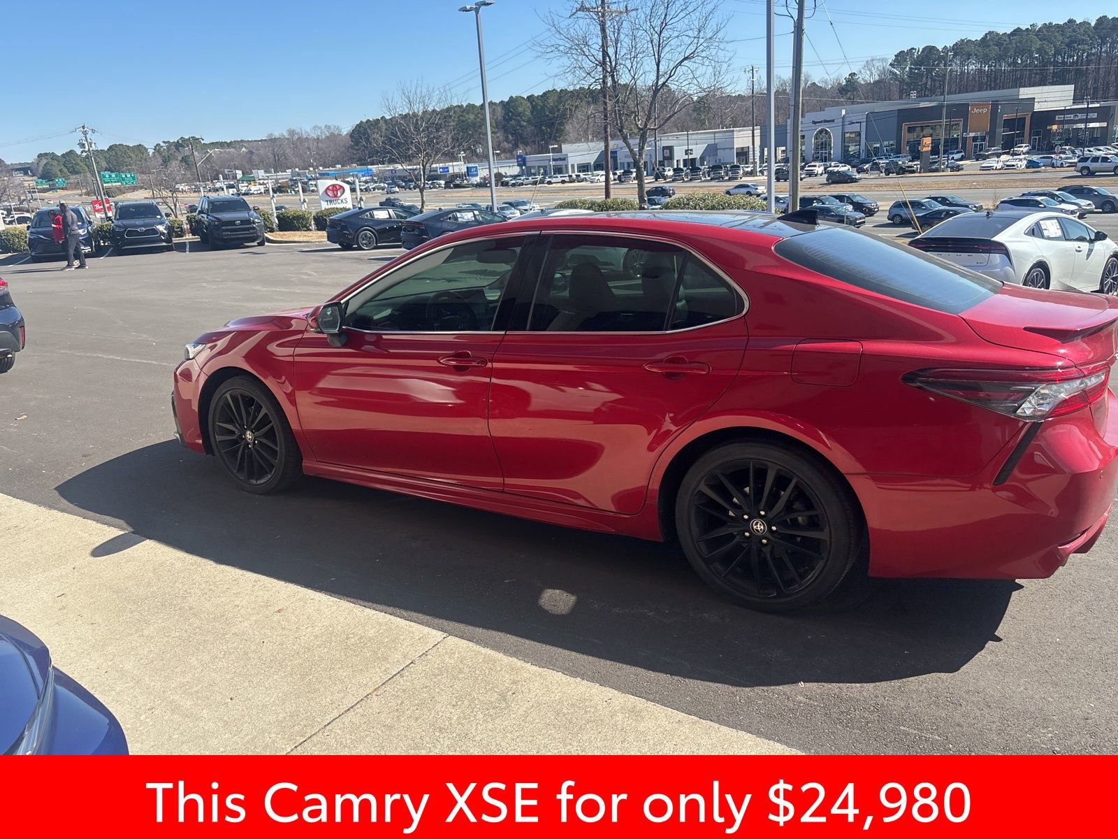 Used 2022 Toyota Camry XSE image 18