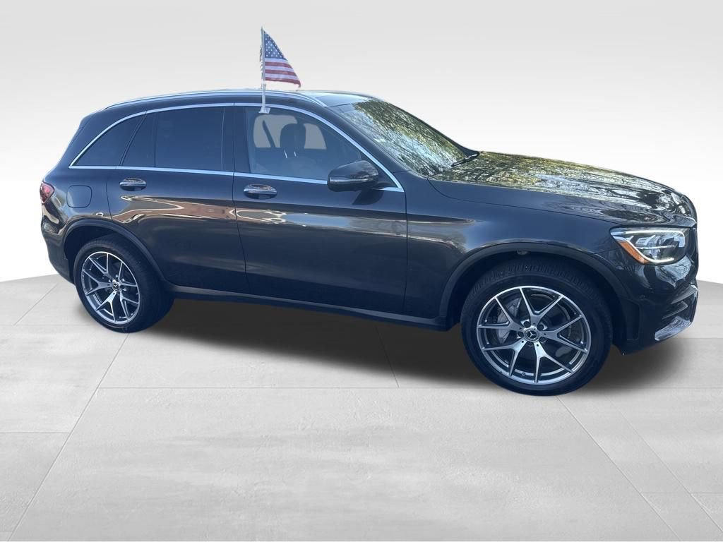 Used 2021 Mercedes-Benz GLC 300 4MATIC w/ AMG Line image 33