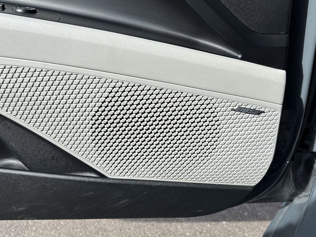 Used 2023 Hyundai Elantra Limited image 25